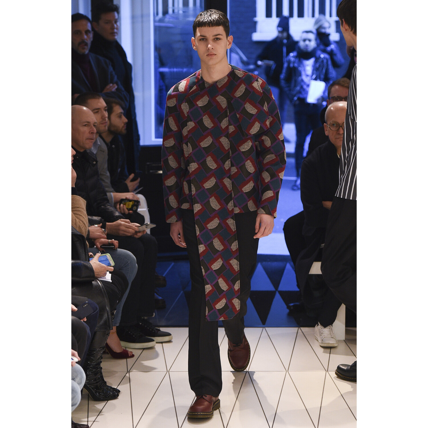 Фото Chalayan FALL 2018 MENSWEAR London коллекция Chalayan осень 2018 мужская неделя моды в Лондоне Mainstyles